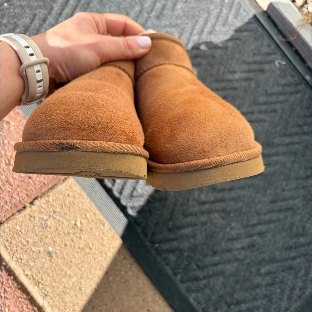 UGG Classic Mini Chestnut Boots - Picture 9 of 9